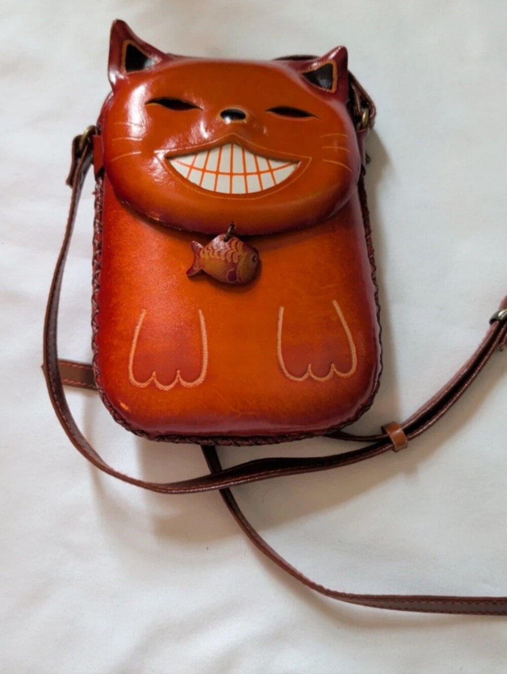 Smiling Cat Crossbody Bag in Nutmeg Leather